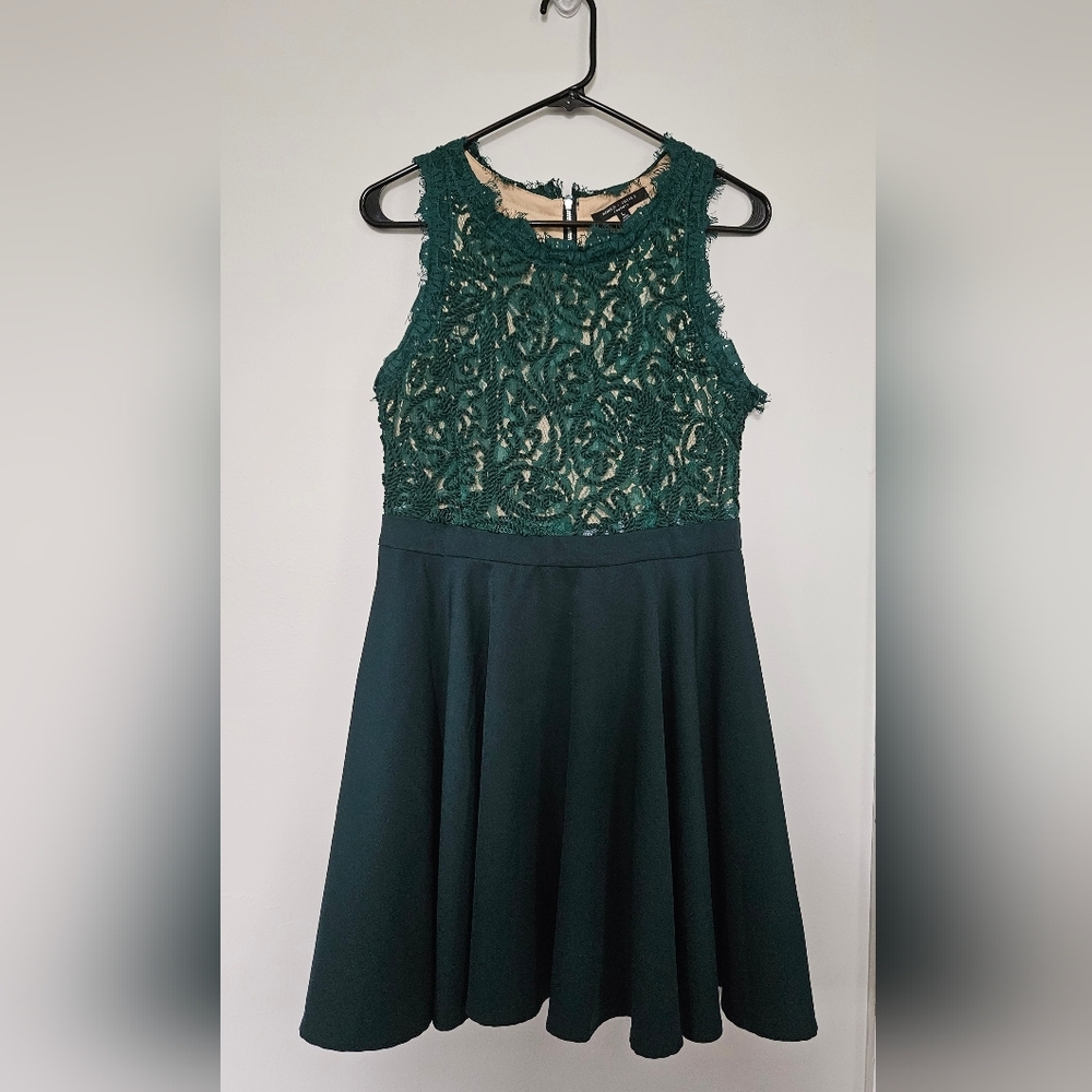 Size L Green Lace Style Bodice Fit n Flare Zip Back Dress